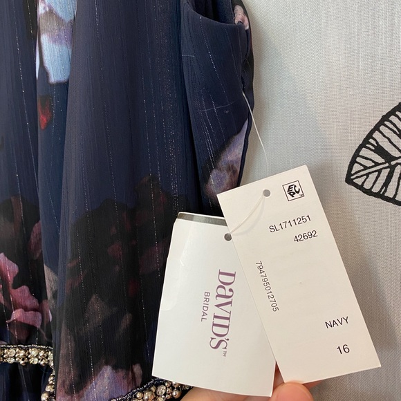 David's Bridal - Mother of the Bride Dress (sz 16) - Picture 6 of 7